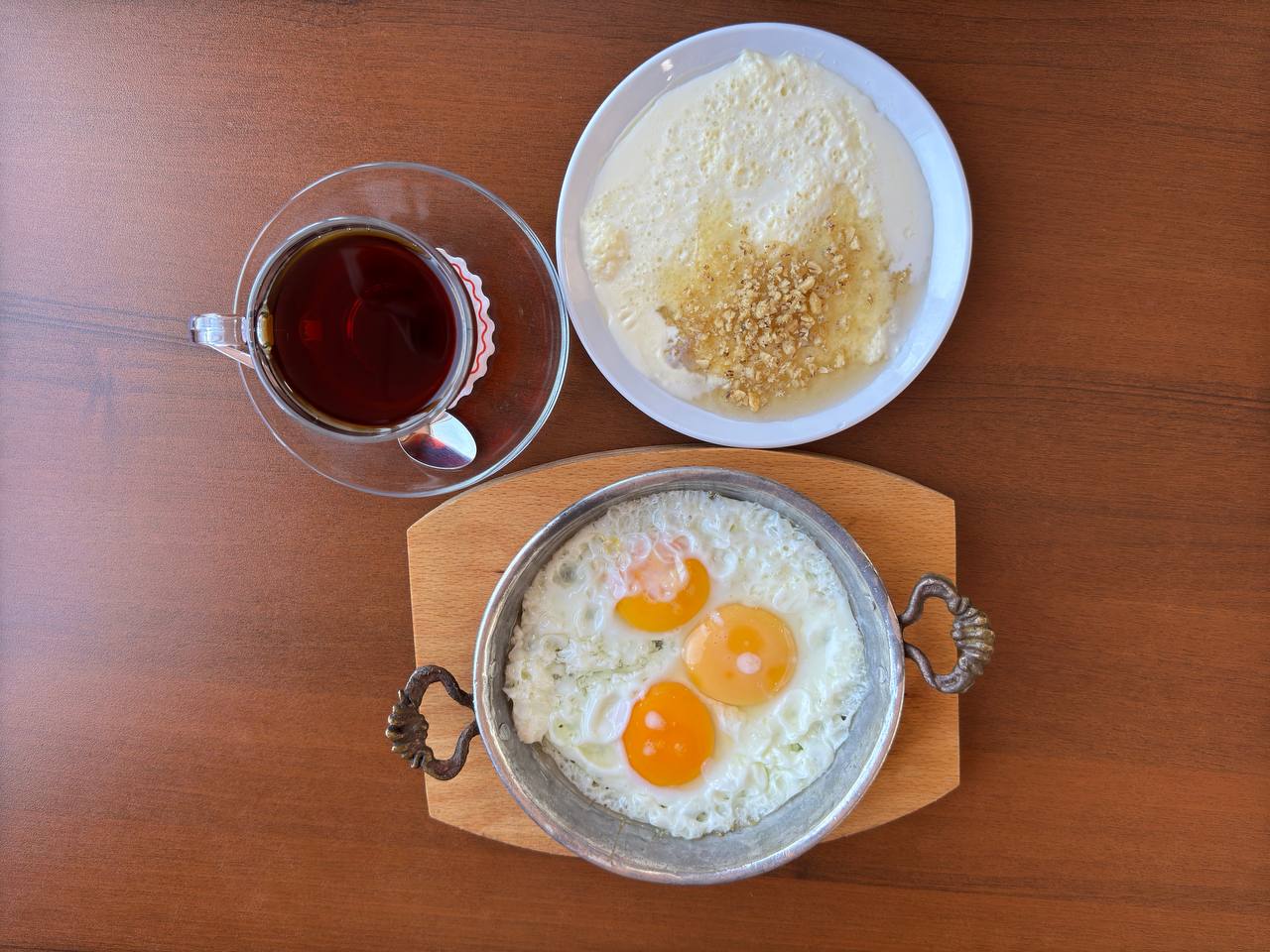 Kaymak Bal Cevizli+ Yağda Yumurta+ Çay